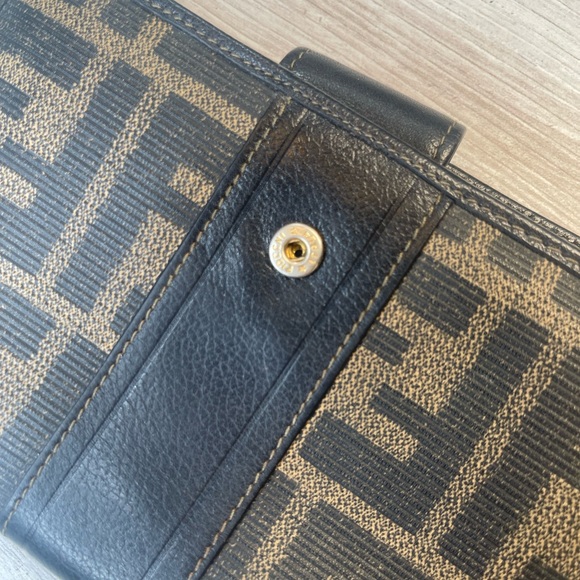 Fendi Black and Tan Wallet - Picture 6 of 9